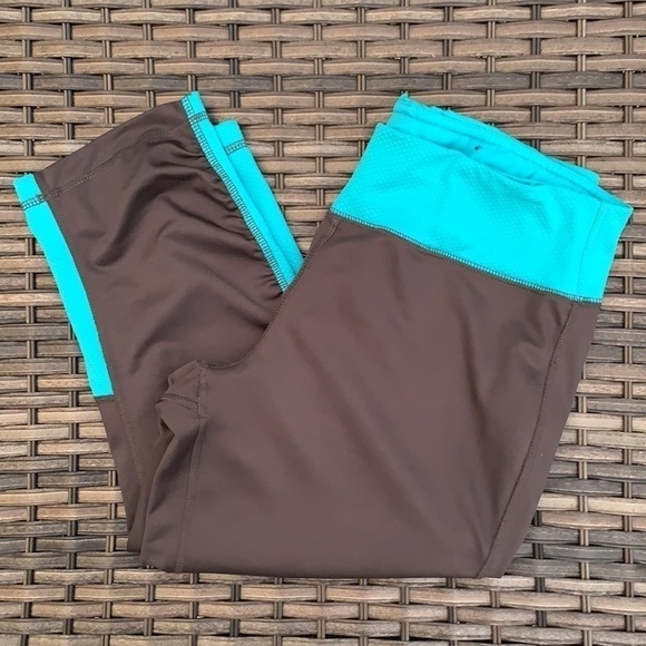 TEK GEAR Fitted Workout Capri - Gray/Turquoise - Picture 3 of 14